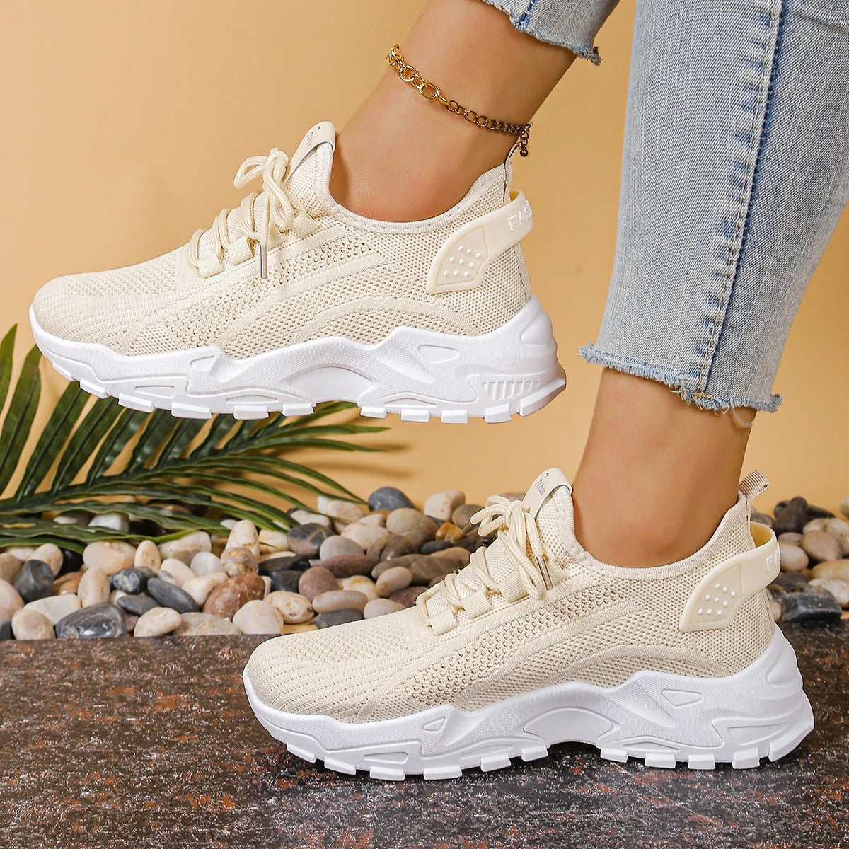 Breathable 2025 Women’s Casual Mesh Sports Shoes – Stylish & Versatile.