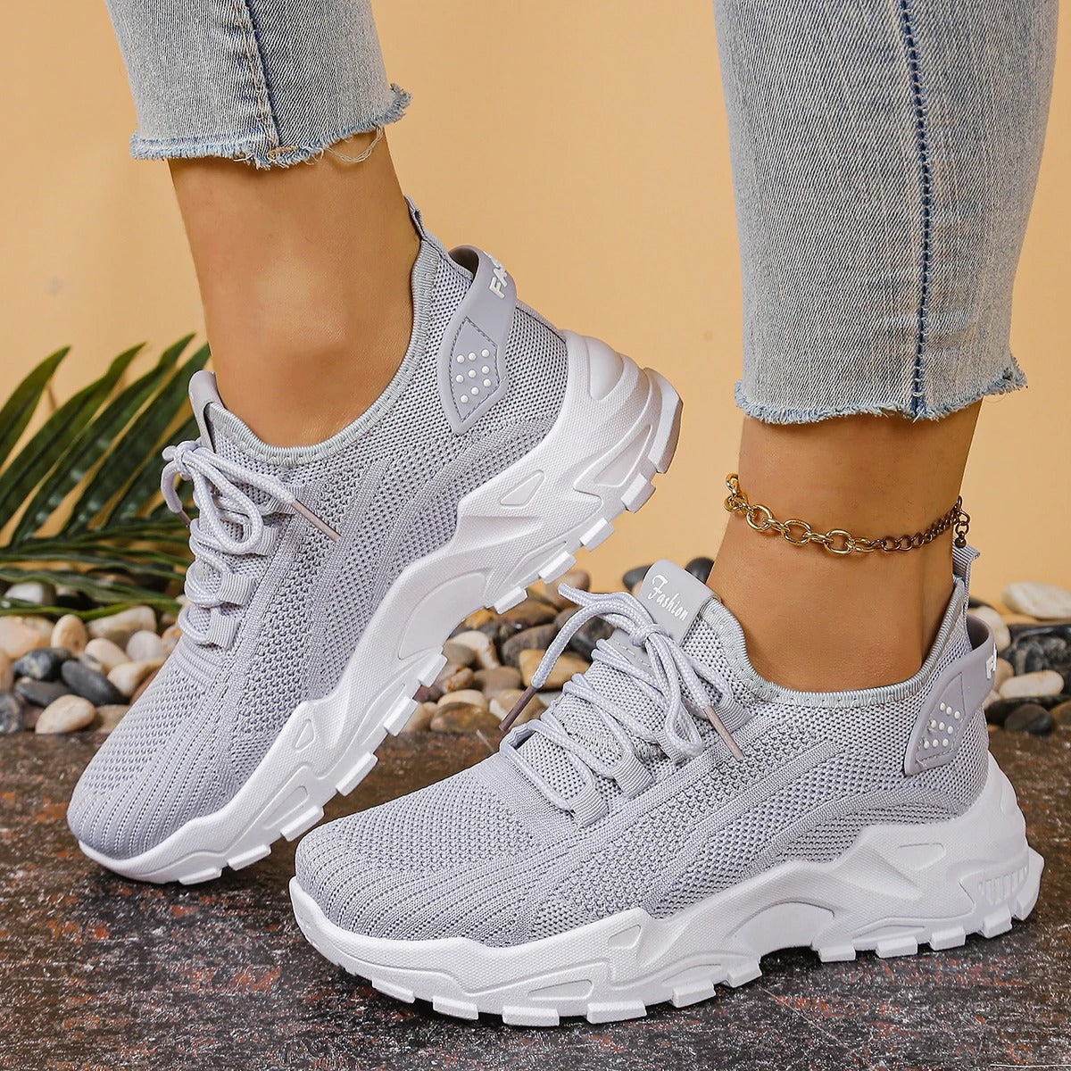 Breathable 2025 Women’s Casual Mesh Sports Shoes – Stylish & Versatile.