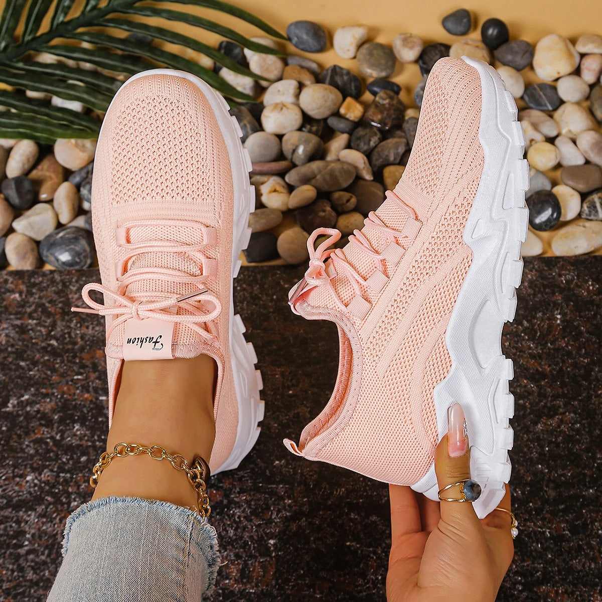 Breathable 2025 Women’s Casual Mesh Sports Shoes – Stylish & Versatile.